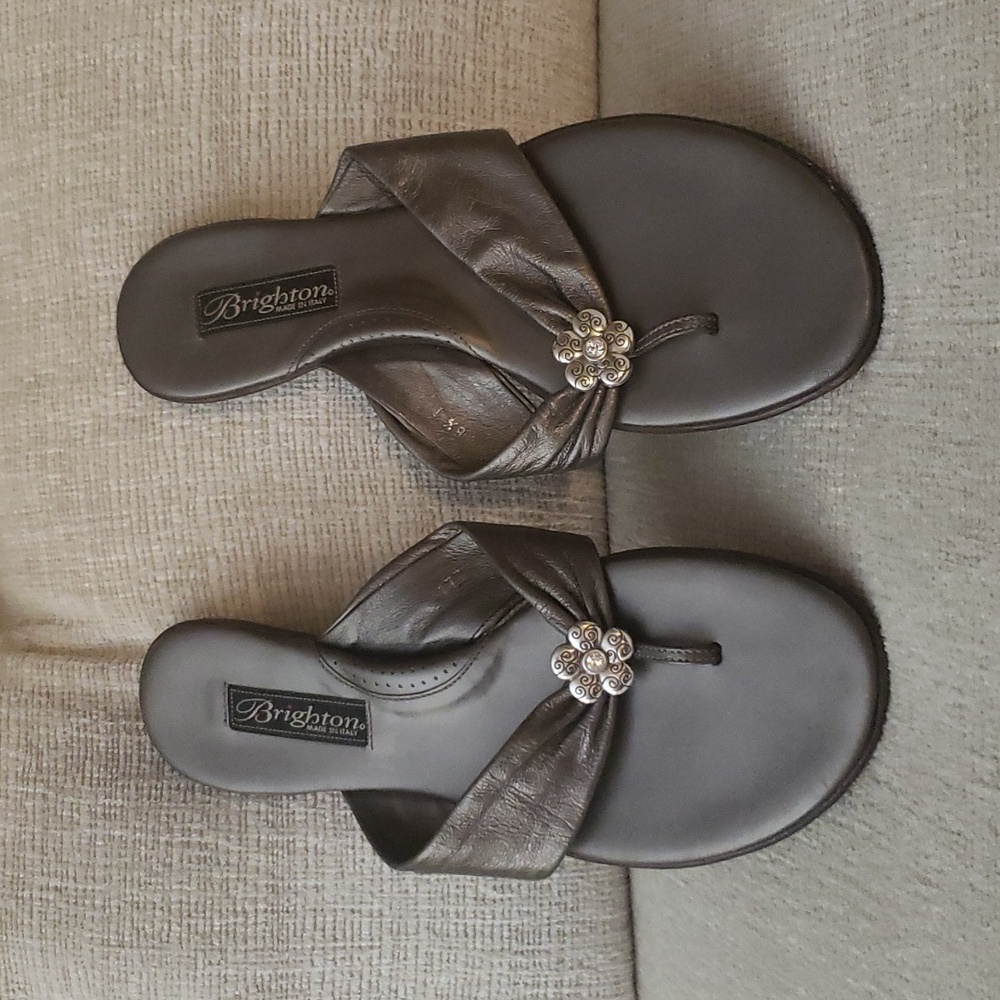 Brighton Party Platinum Leather Thong Sandal Slides Size 8.5